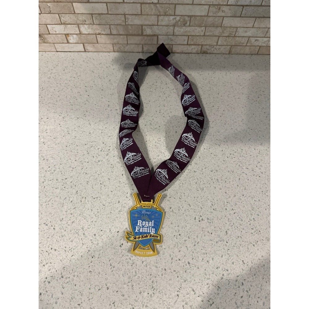 Disney royal‎ family 5k kids races medal